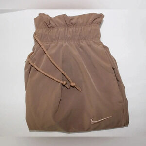 Nike Sportswear Everyday Modern High-Rise Woven Shorts DQ6172-258 Size Small